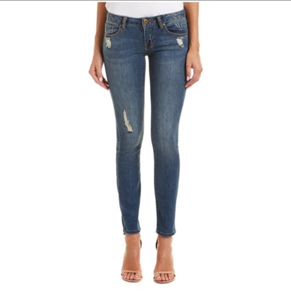 Cabi 5087 Distressed Skinny Jeans
